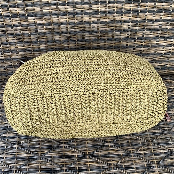 Nice Size Fossil Straw Shoulder Bag - Picture 4 of 6